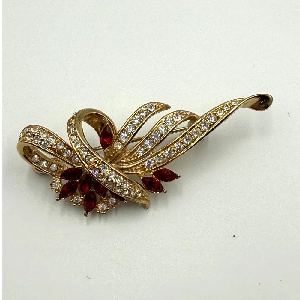 Vintage Rhinestone Brooch Red Marquise Stones Gold Tone Ribbon‎ Swirl Pin